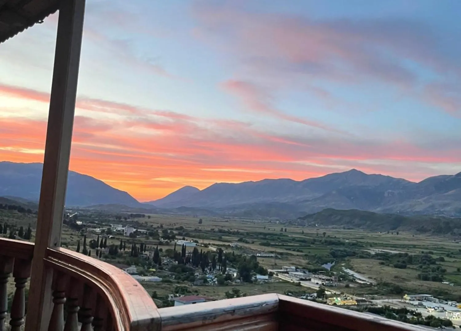 Elsa'S Villa Gjirokastër Bed & Breakfast